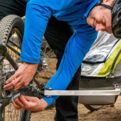 Axe Traversant 12mm Filetage 1.5mm The Robert Axle Project -Vélo Accessoires Boutique axe traversant 12mm filetage 1 5mm the robert axle project full 3