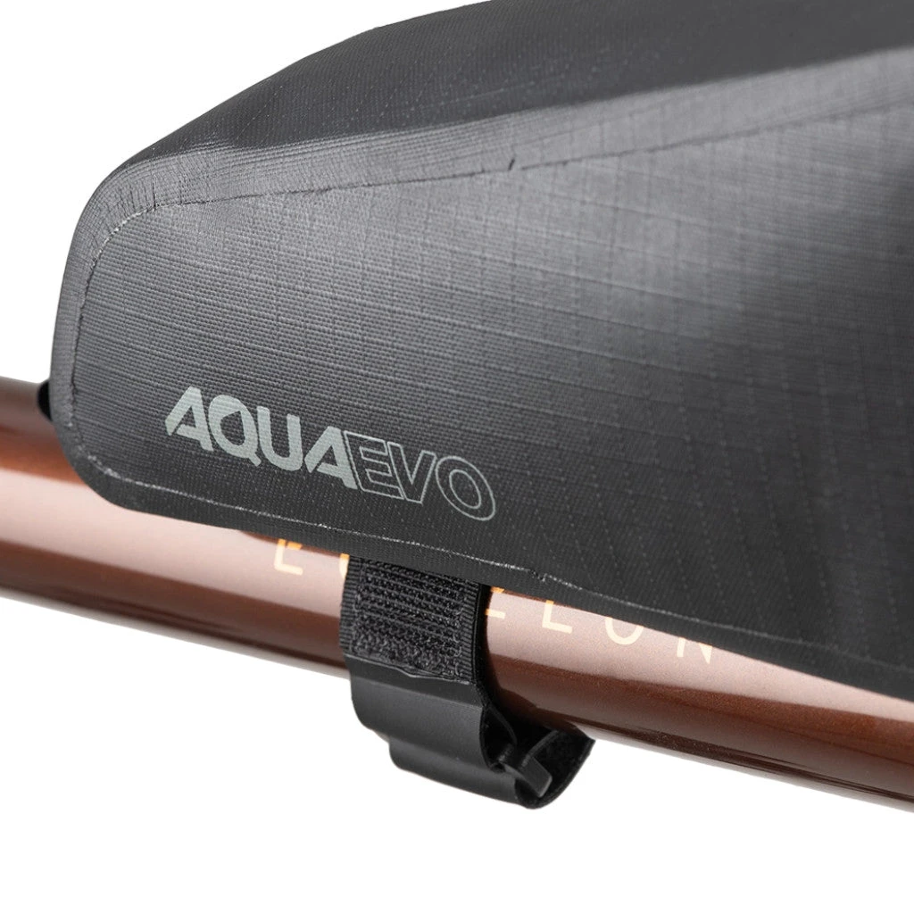 Sacoche Tube Horizontal Pour Le Bikepacking 1.5 L Aqua Evo Adventure Oxford 2 Sacoche Tube Horizontal Pour Le Bikepacking 1.5 L Aqua Evo Adventure Oxford – Image 2