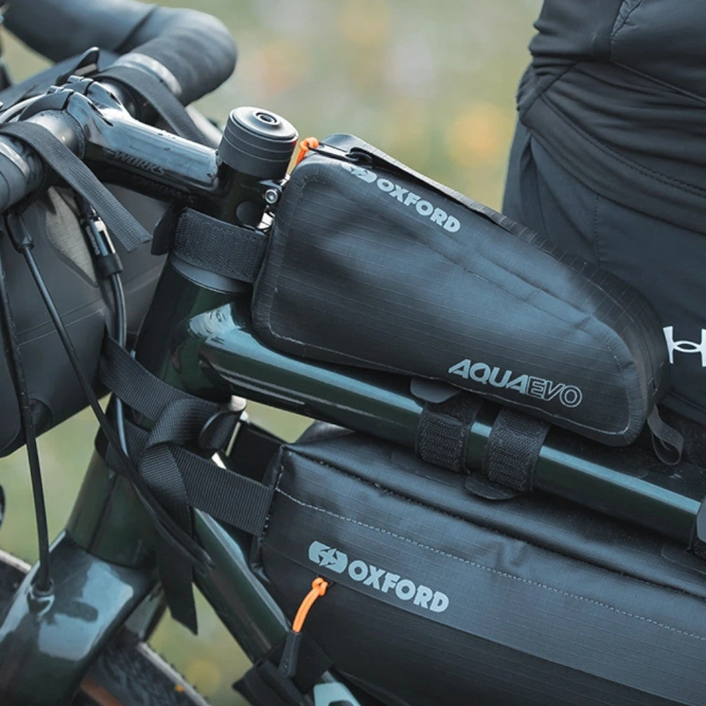 Sacoche Tube Horizontal Pour Le Bikepacking 1.5 L Aqua Evo Adventure Oxford 5 Sacoche Tube Horizontal Pour Le Bikepacking 1.5 L Aqua Evo Adventure Oxford – Image 5