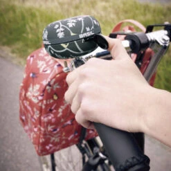 Sonnette De Vélo Wanderlust 80 Mm Noire Basil 7 Sonnette De Vélo Wanderlust 80 Mm Noire Basil -Vélo Accessoires Boutique sonnette de velo wanderlust 80 mm noire basil full 4